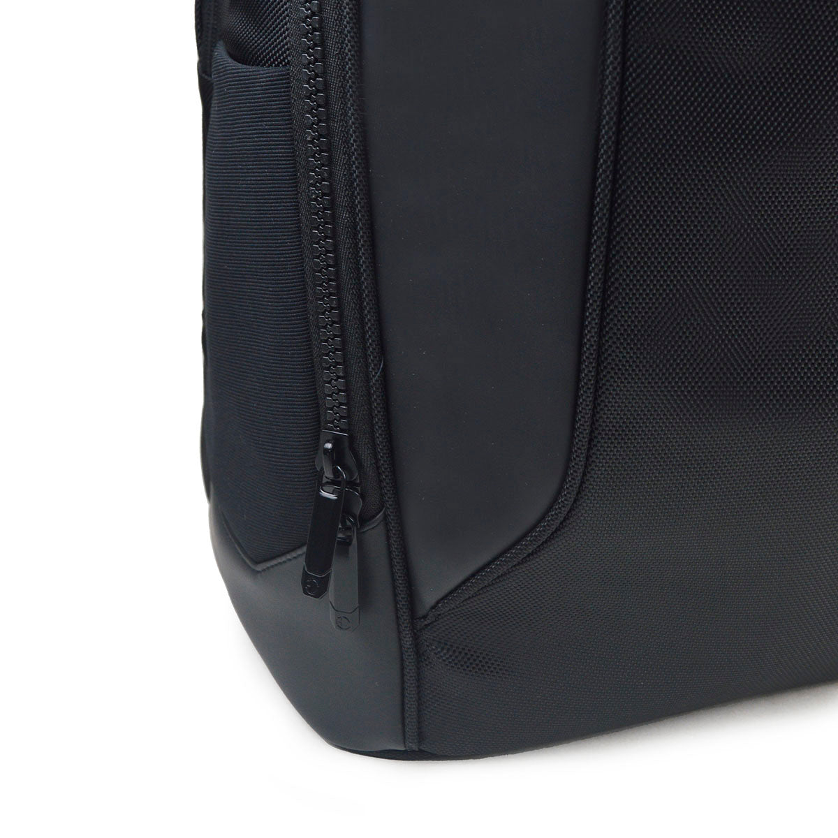 THE HOUSS'E OF CREA Urban Explorer Backpack - Premium Corporate Gifting Solution, 26 Liters Capacity, Fits Up to 15.6-Inch Laptop, Stylish and Functional Design for Professionals, Perfect for Urban Adventures and Daily Commuting